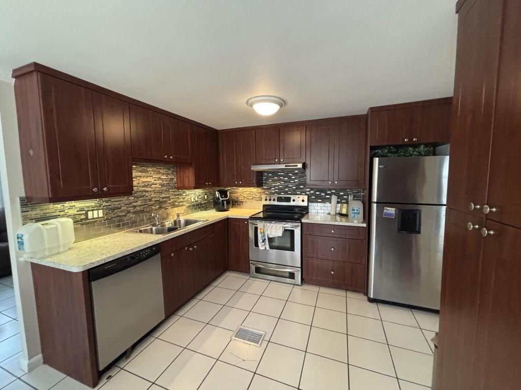 TALLOWWOOD ISLE - Residential