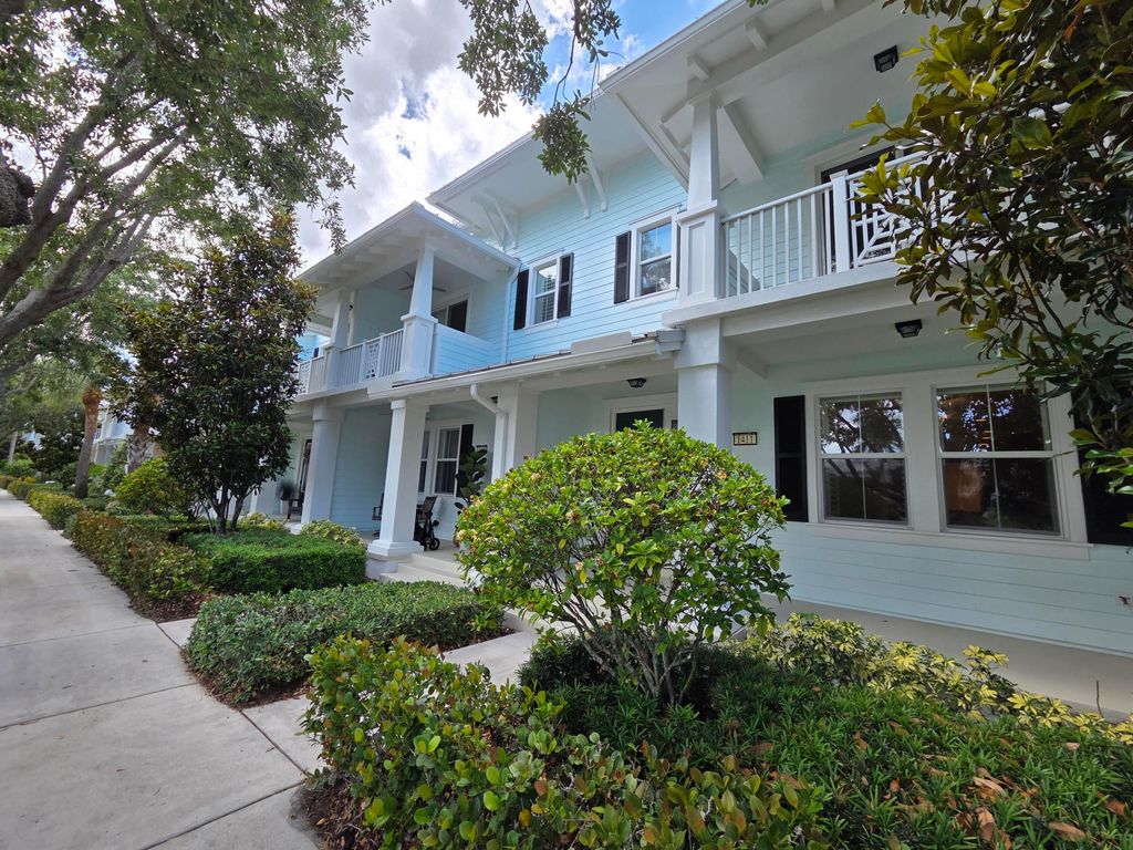 Photo of 1411 N Jeaga Drive, Jupiter, FL 33458 (MLS # B26028972)