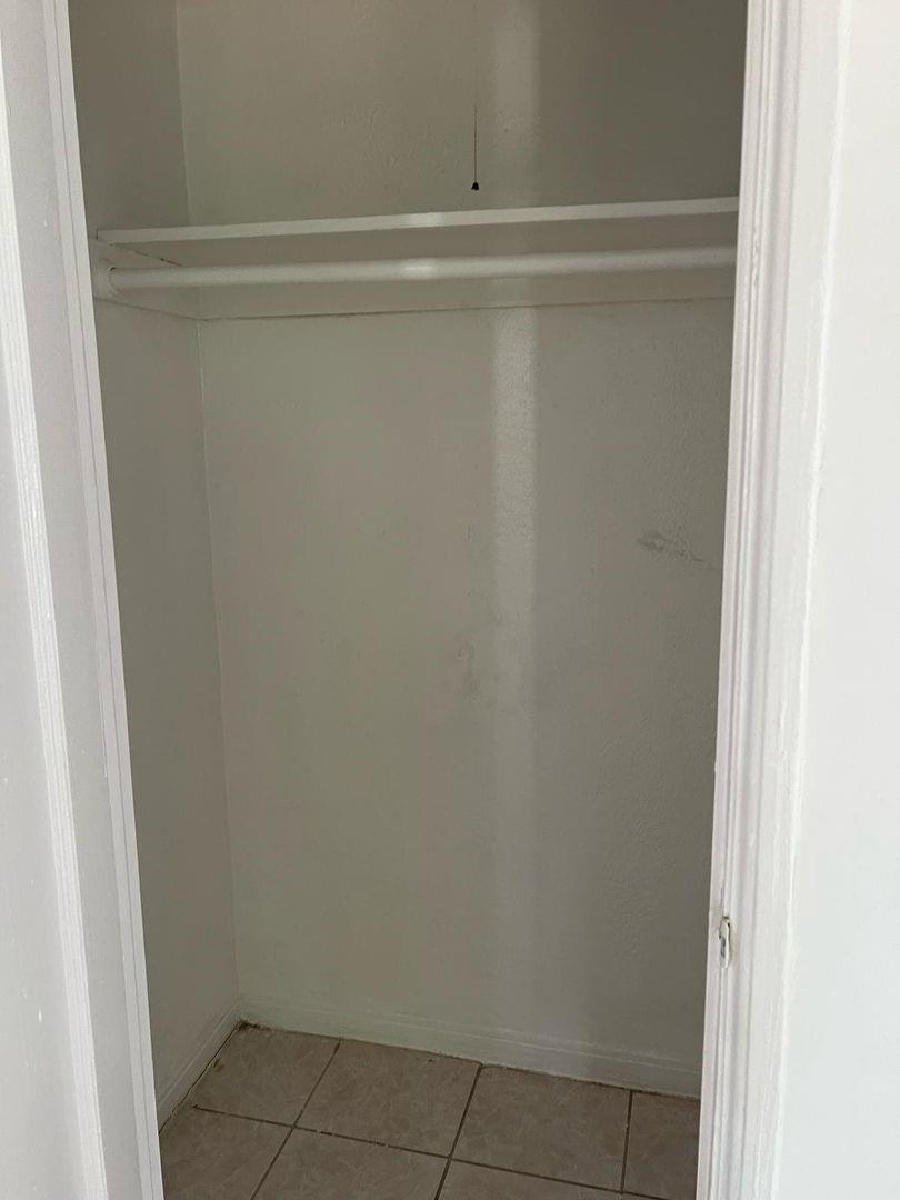 Hollywood South Side Add - Residential Lease