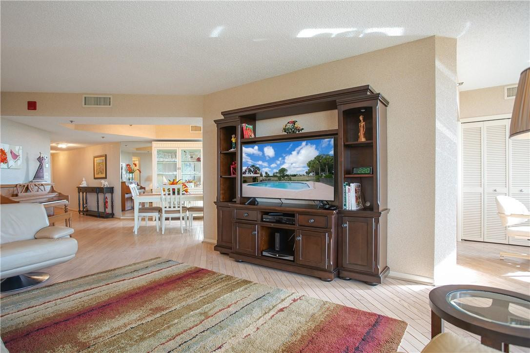 ENVIRON TOWERS - Residential