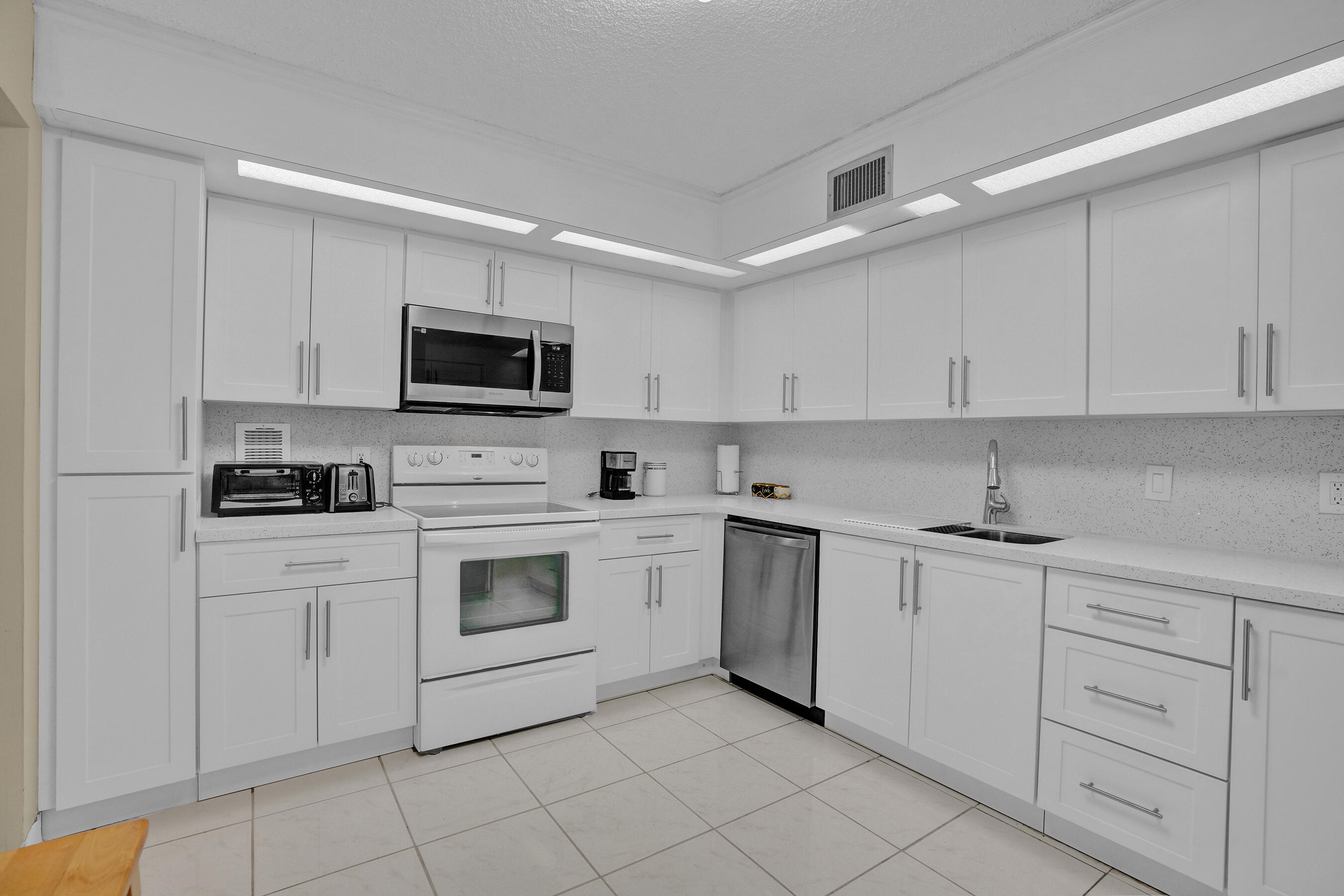 2800 N 46th Avenue A302