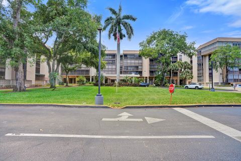 Photo of 2800 N 46th Avenue #A302, Hollywood, FL 33021 (MLS # B26019697)