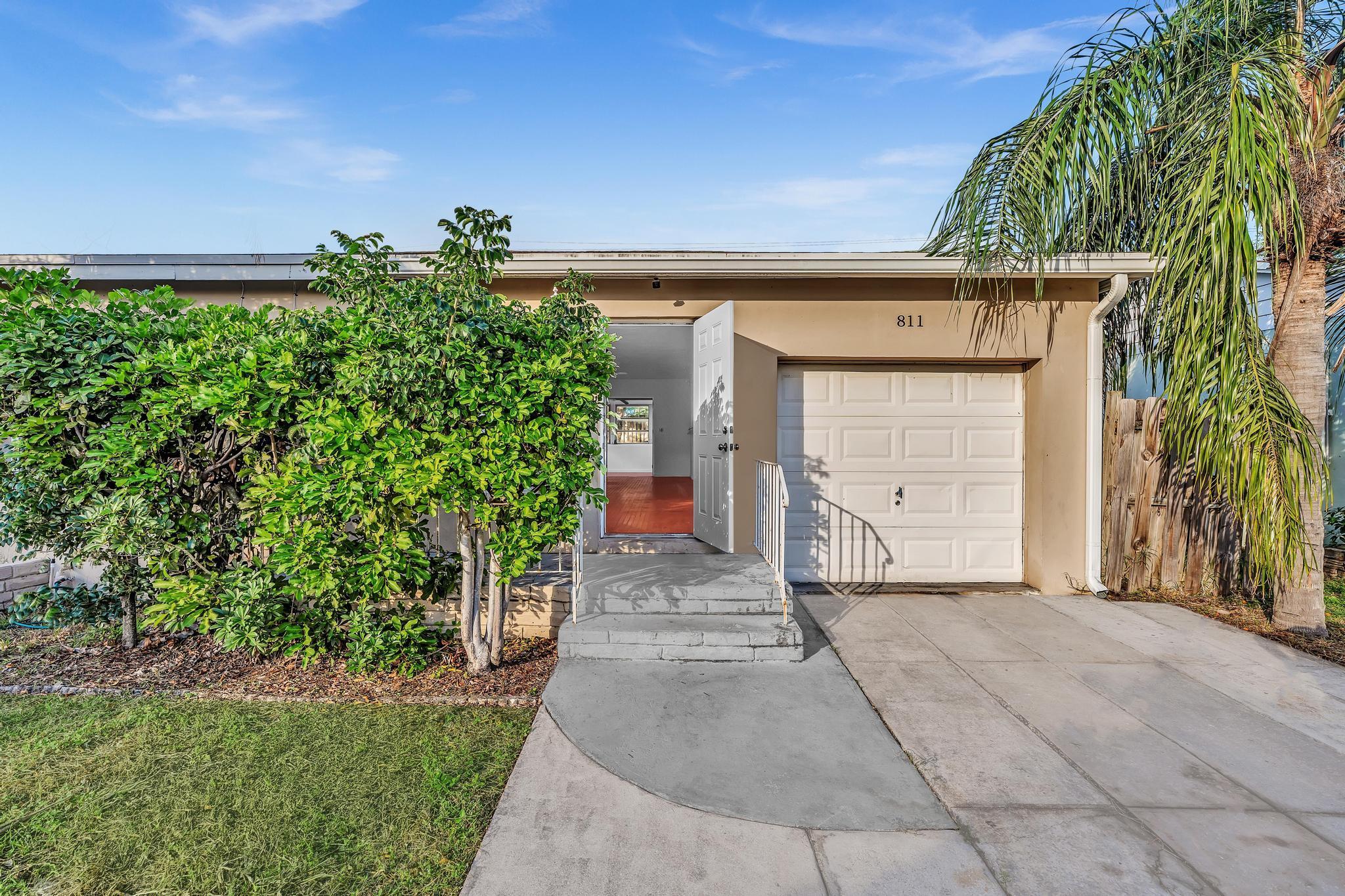 LAKE WORTH TOWN OF - Residential