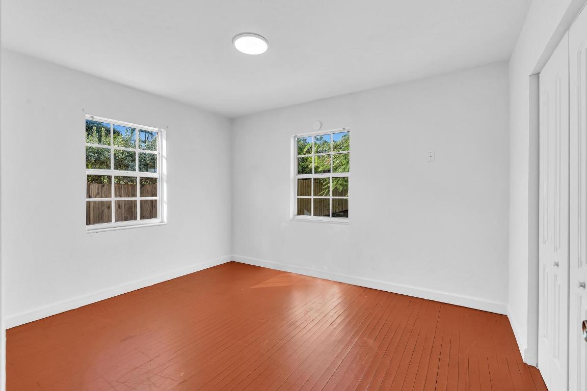 LAKE WORTH TOWN OF - Residential