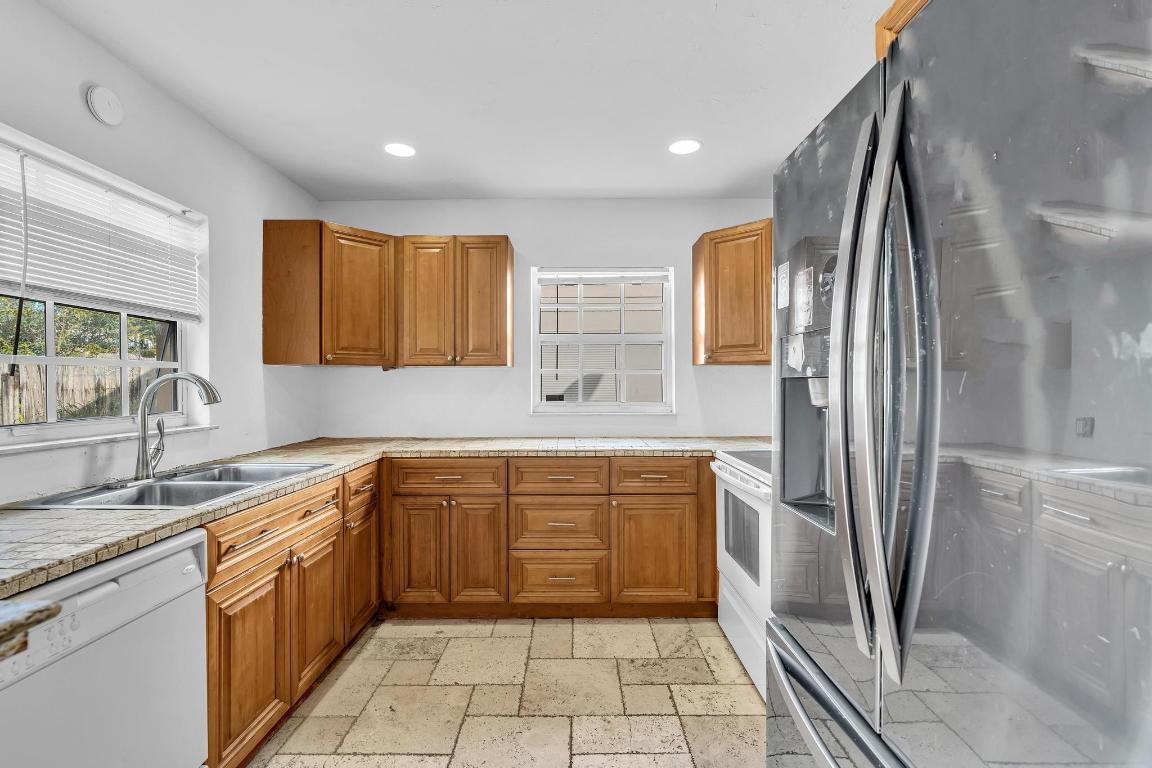 LAKE WORTH TOWN OF - Residential