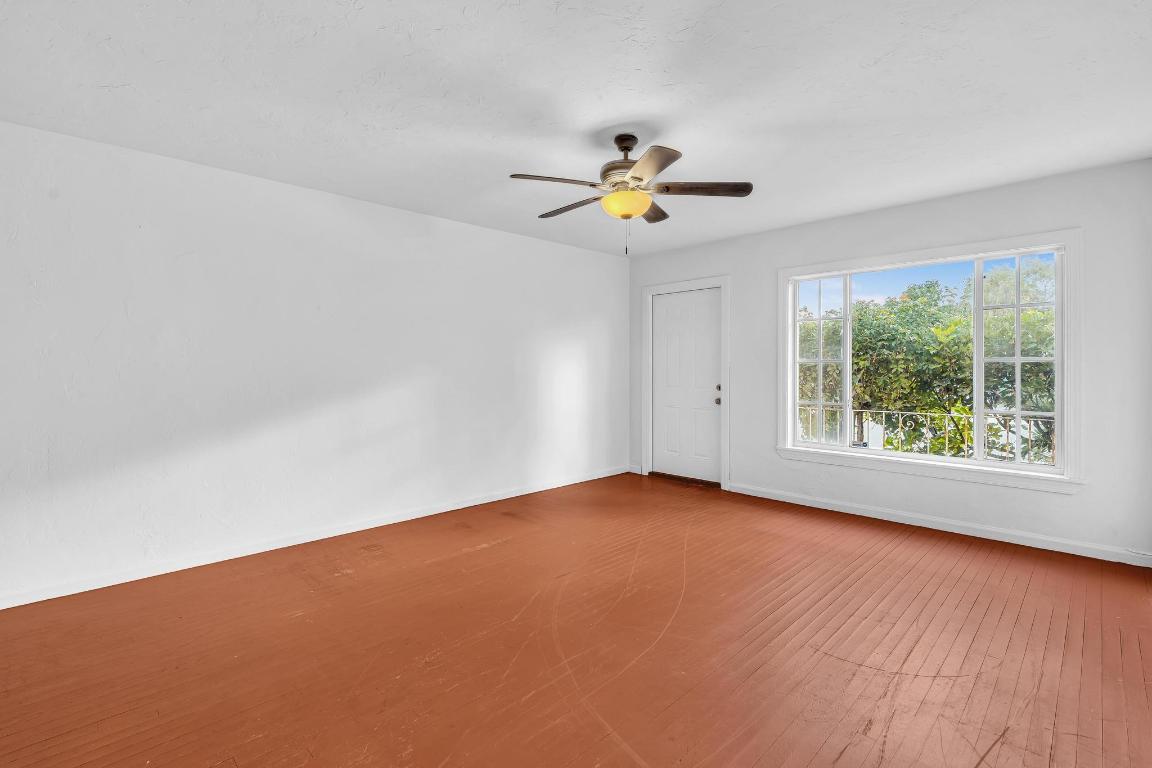 LAKE WORTH TOWN OF - Residential