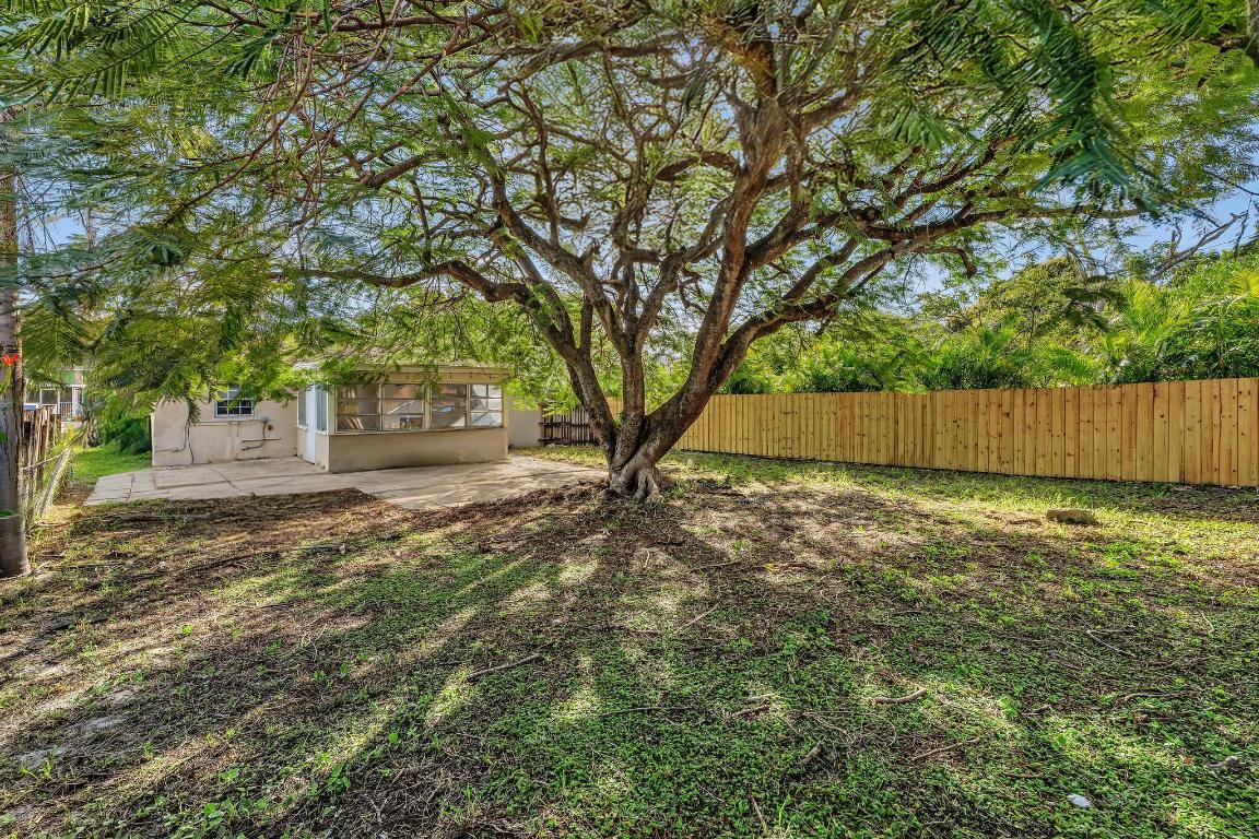 LAKE WORTH TOWN OF - Residential