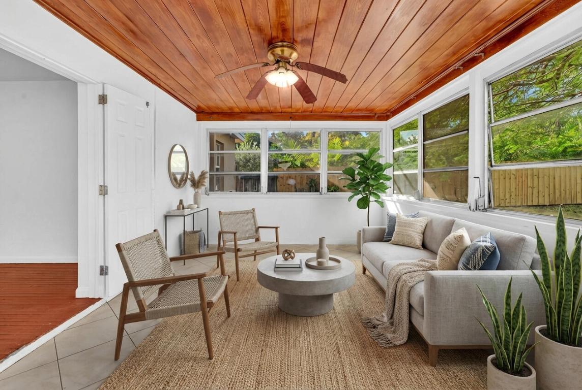 LAKE WORTH TOWN OF - Residential