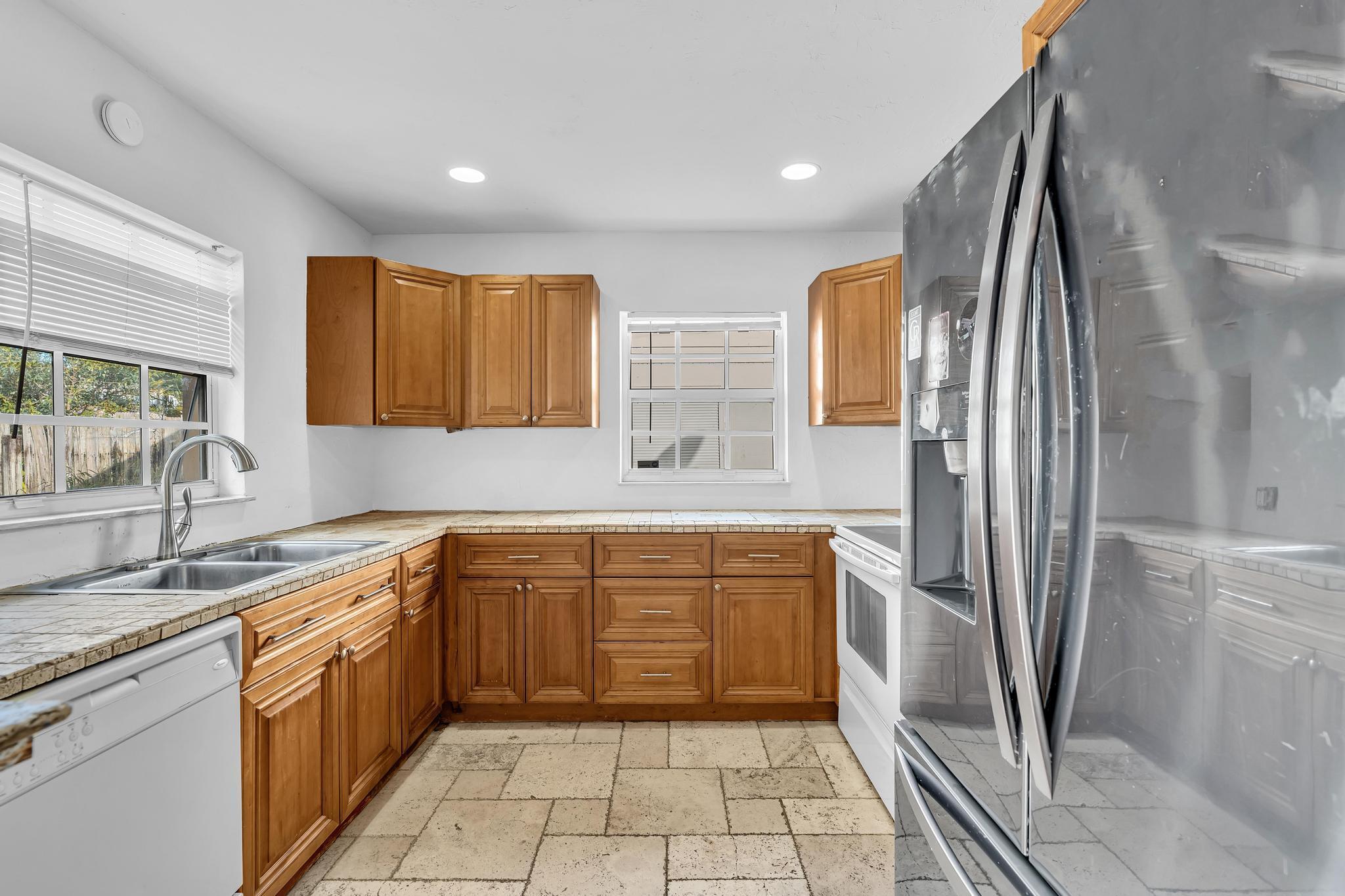 LAKE WORTH TOWN OF - Residential