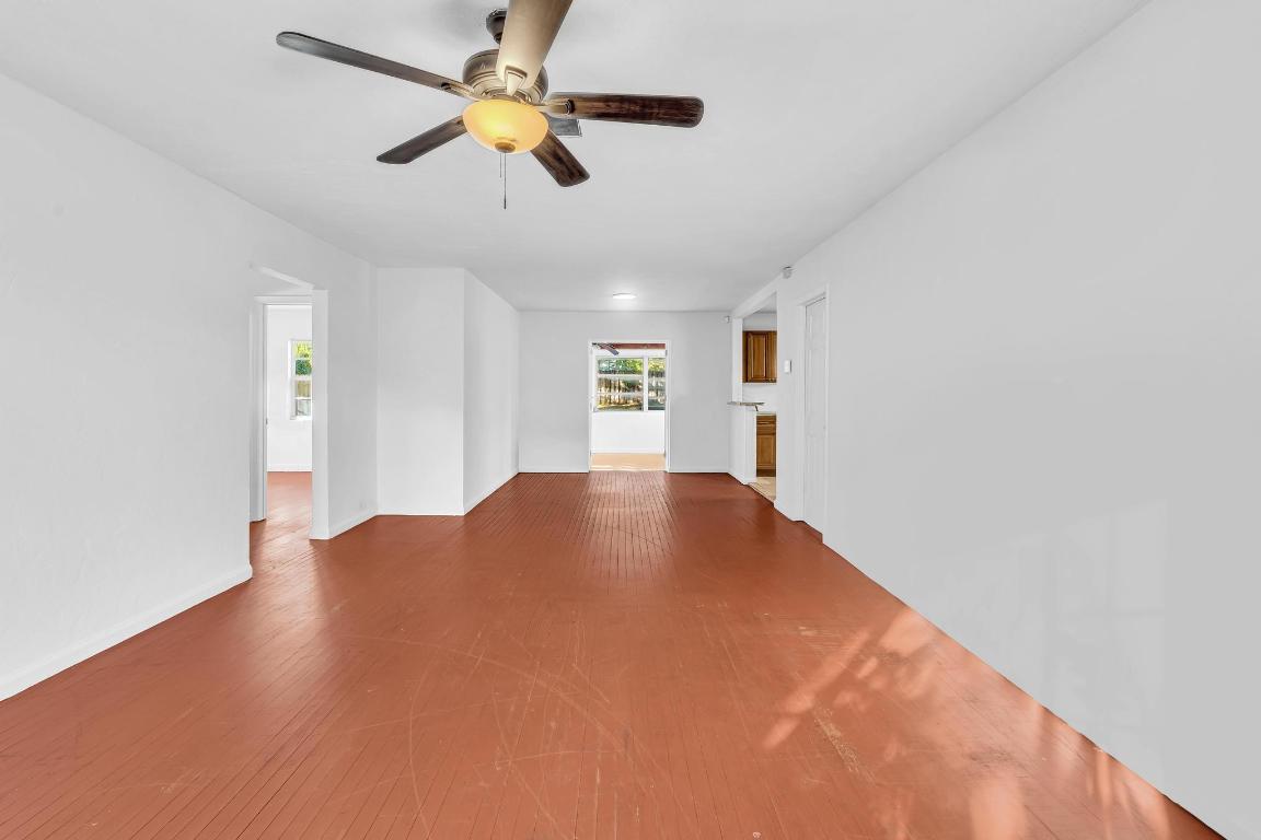 LAKE WORTH TOWN OF - Residential