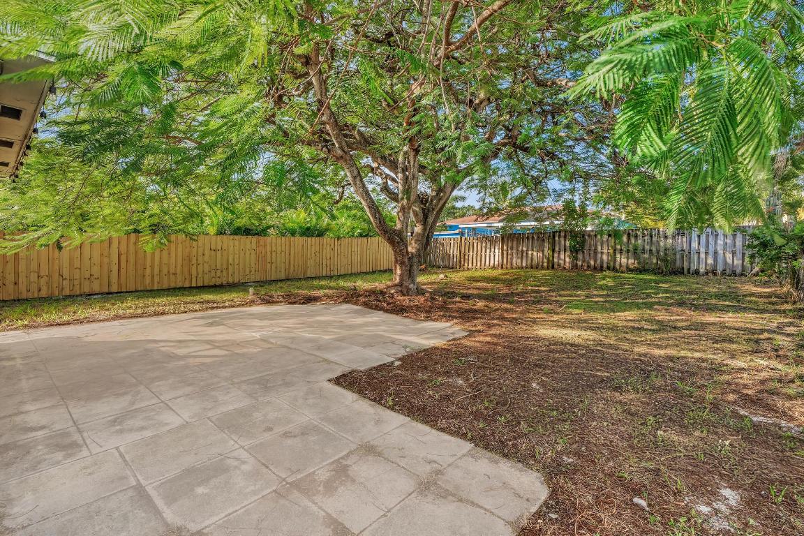 LAKE WORTH TOWN OF - Residential