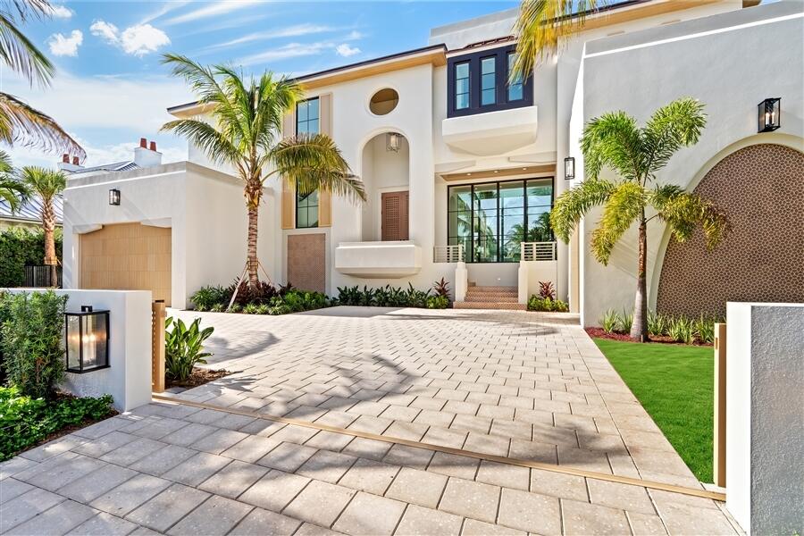 1117 BEACH Drive