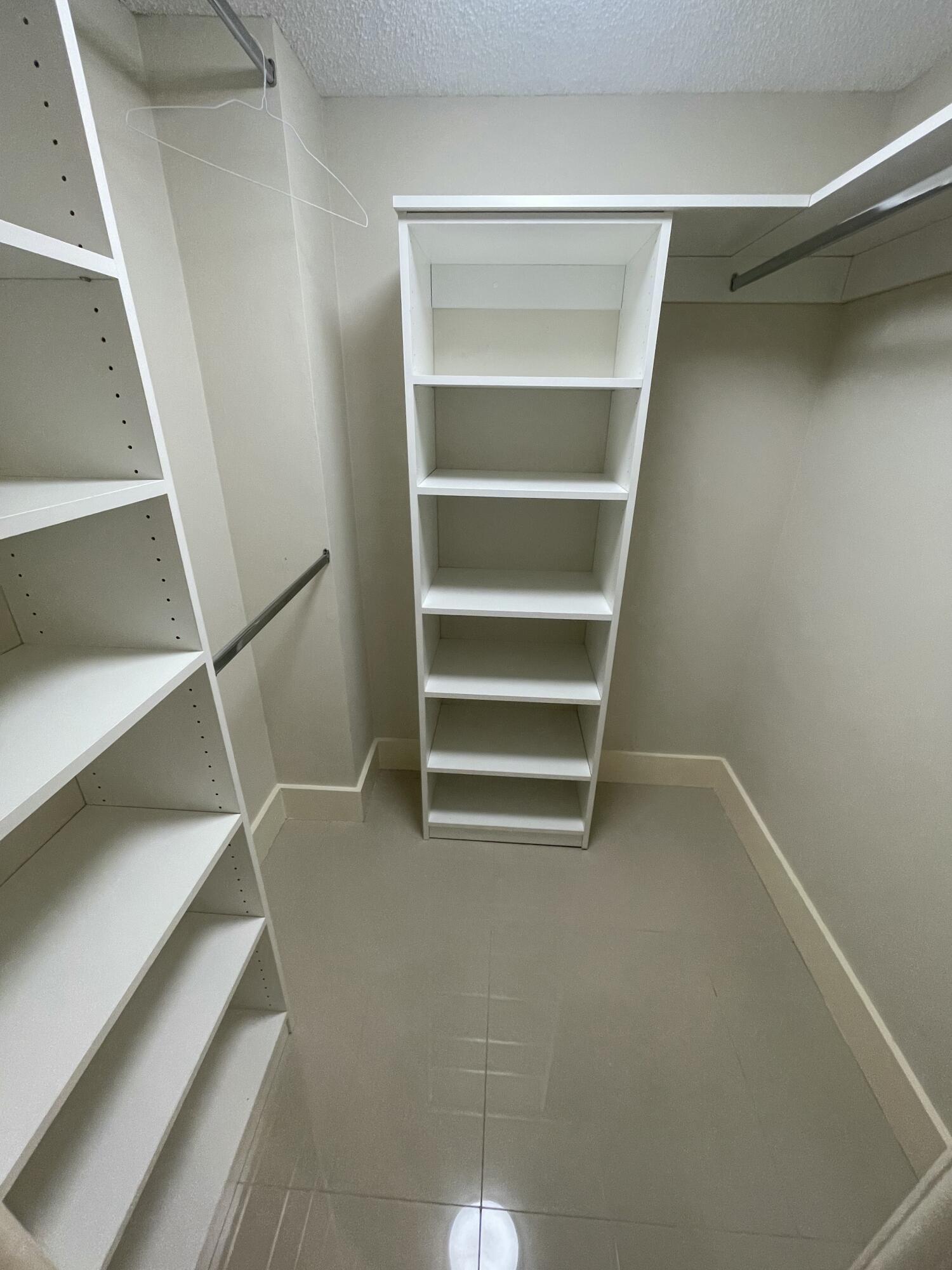 NO 41 PALM-AIRE COUNTRY CLUB - Residential