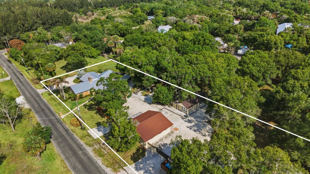 Photo of 800 Ulrich Road, Fort Pierce, FL 34982 (MLS # B26020991)