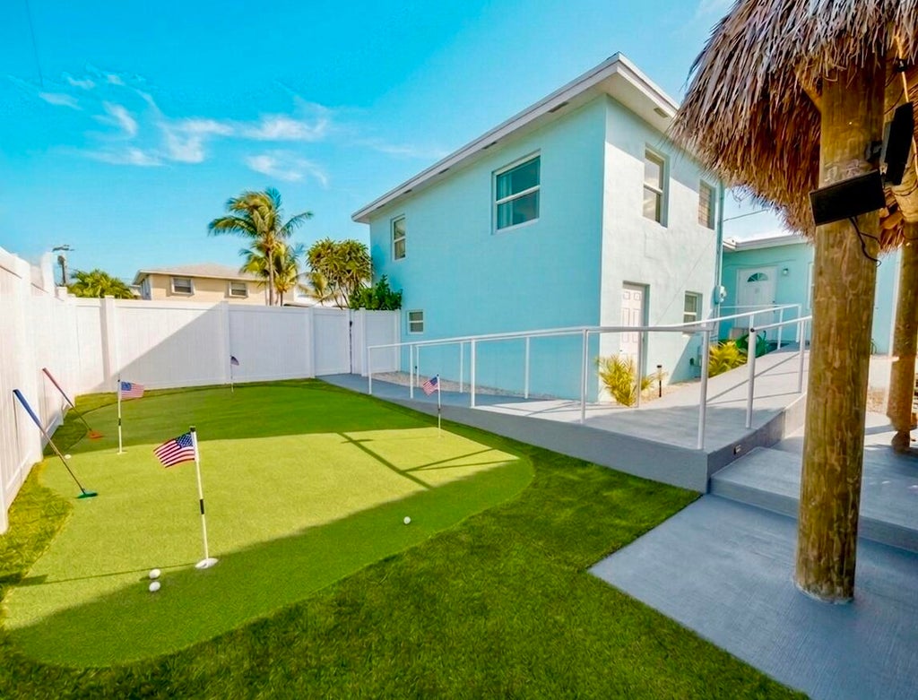 Photo of 1407 ONTARIO Drive, Lake Worth, FL 33461 (MLS # B26064937)