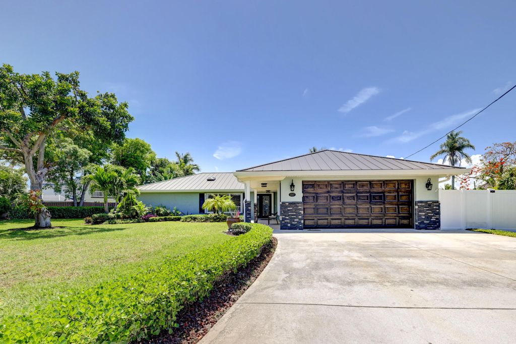 Photo of 1507 Faber Court, Fort Pierce, FL 34949 (MLS # R10797026)