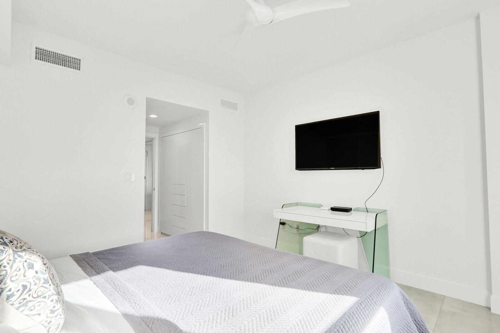 CASA COSTA CONDO - Residential Lease