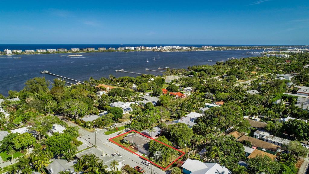 Photo of 801 S Palmway, Lake Worth Beach, FL 33460 (MLS # R11087702)