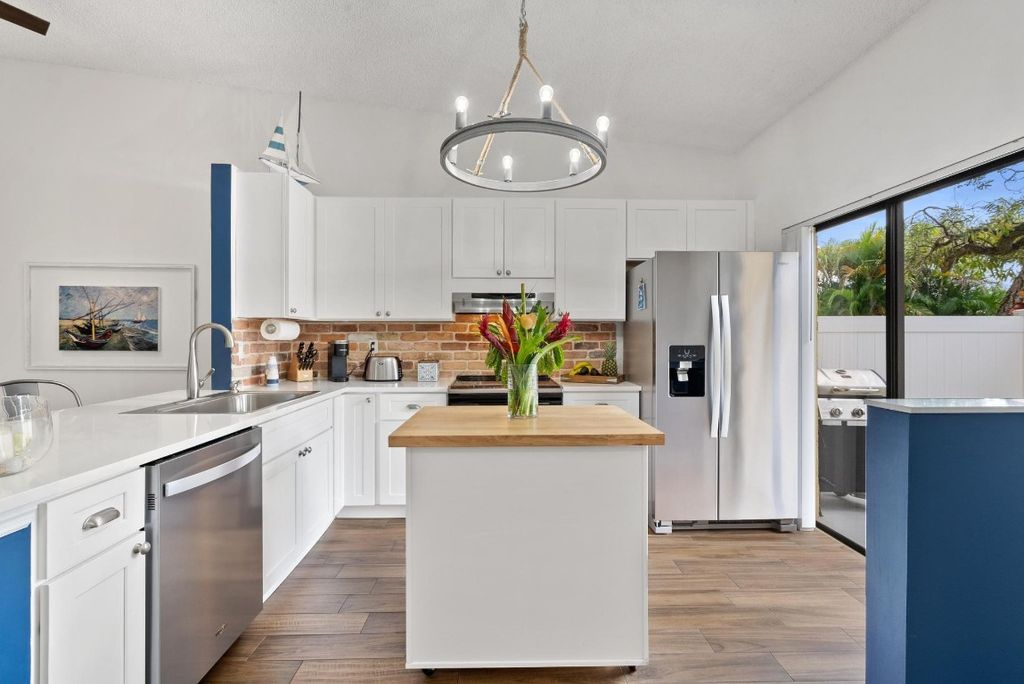 Photo of 6785 Bridlewood Court #6785, Boca Raton, FL 33433 (MLS # F10500148)