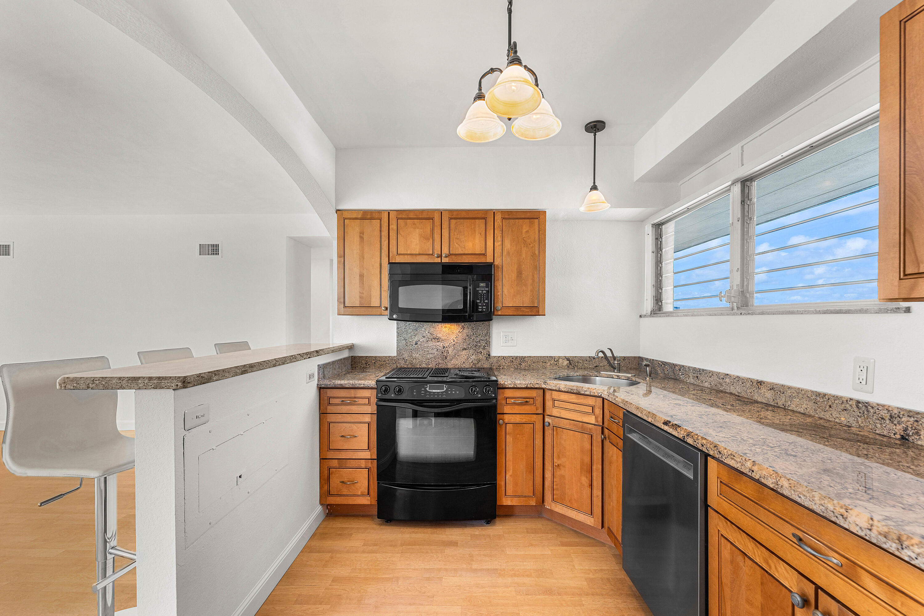 BREAKWATER TOWERS CO-OP - Residential