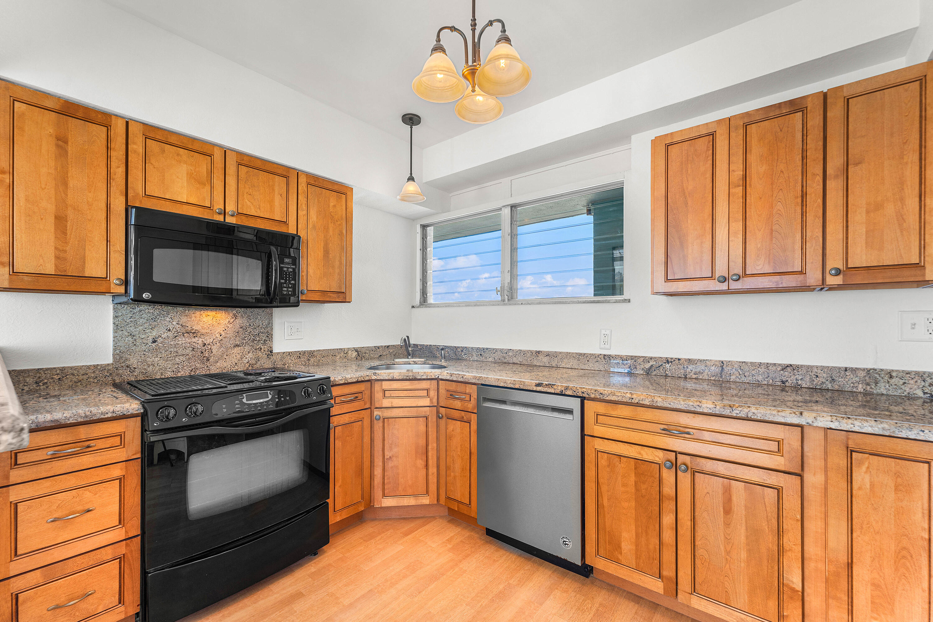 BREAKWATER TOWERS CO-OP - Residential