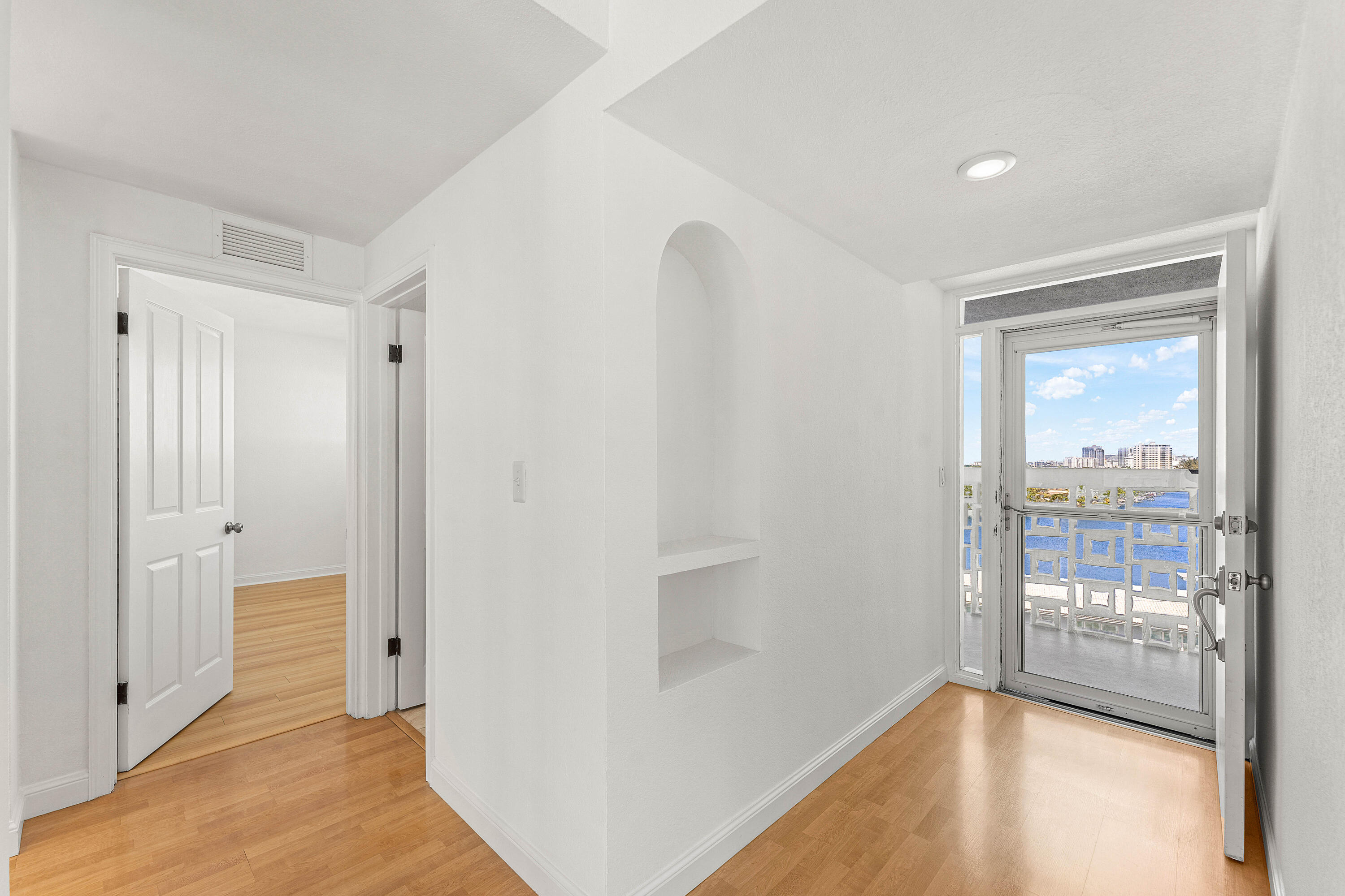 BREAKWATER TOWERS CO-OP - Residential