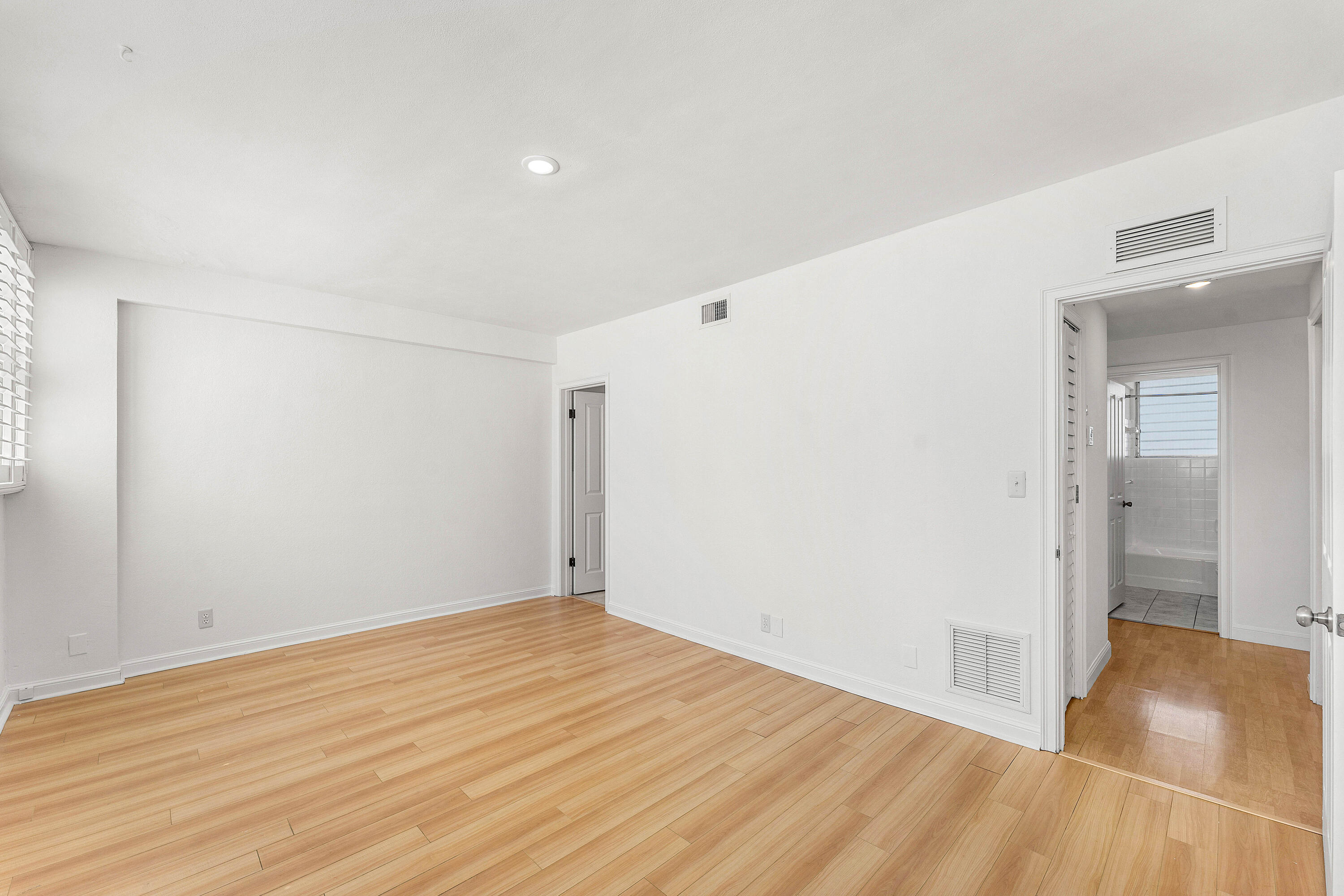 BREAKWATER TOWERS CO-OP - Residential