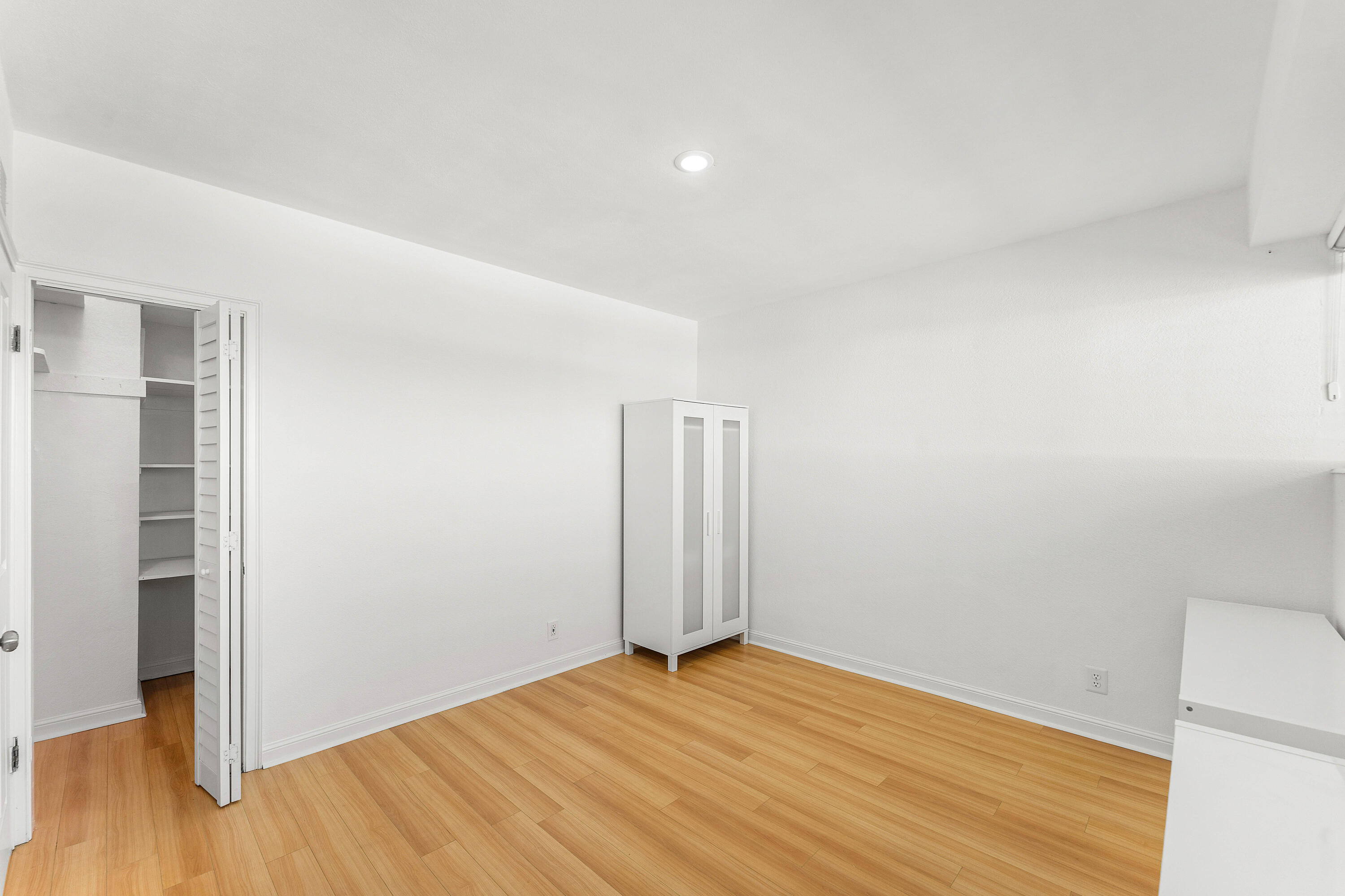 BREAKWATER TOWERS CO-OP - Residential