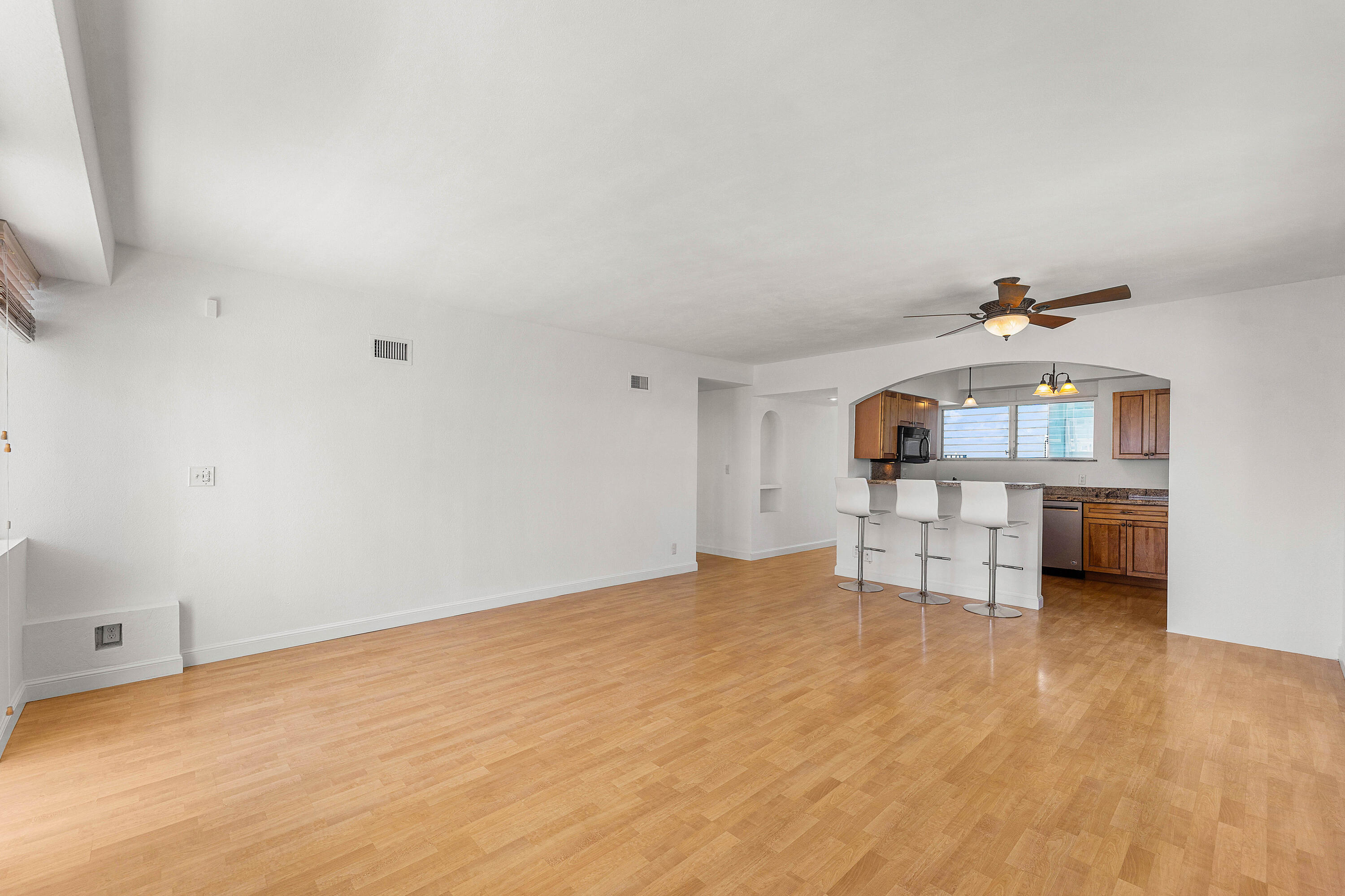 BREAKWATER TOWERS CO-OP - Residential