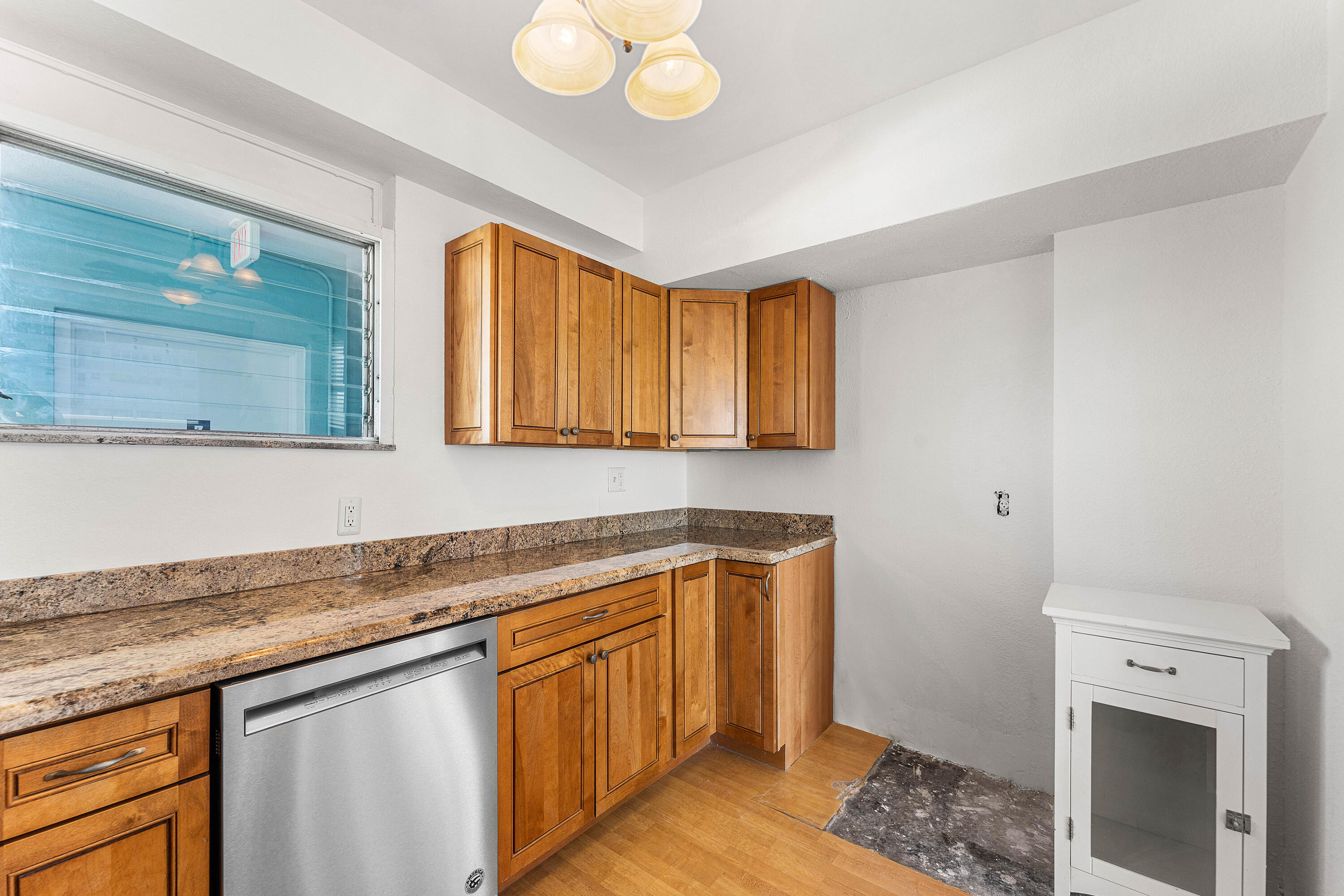 BREAKWATER TOWERS CO-OP - Residential