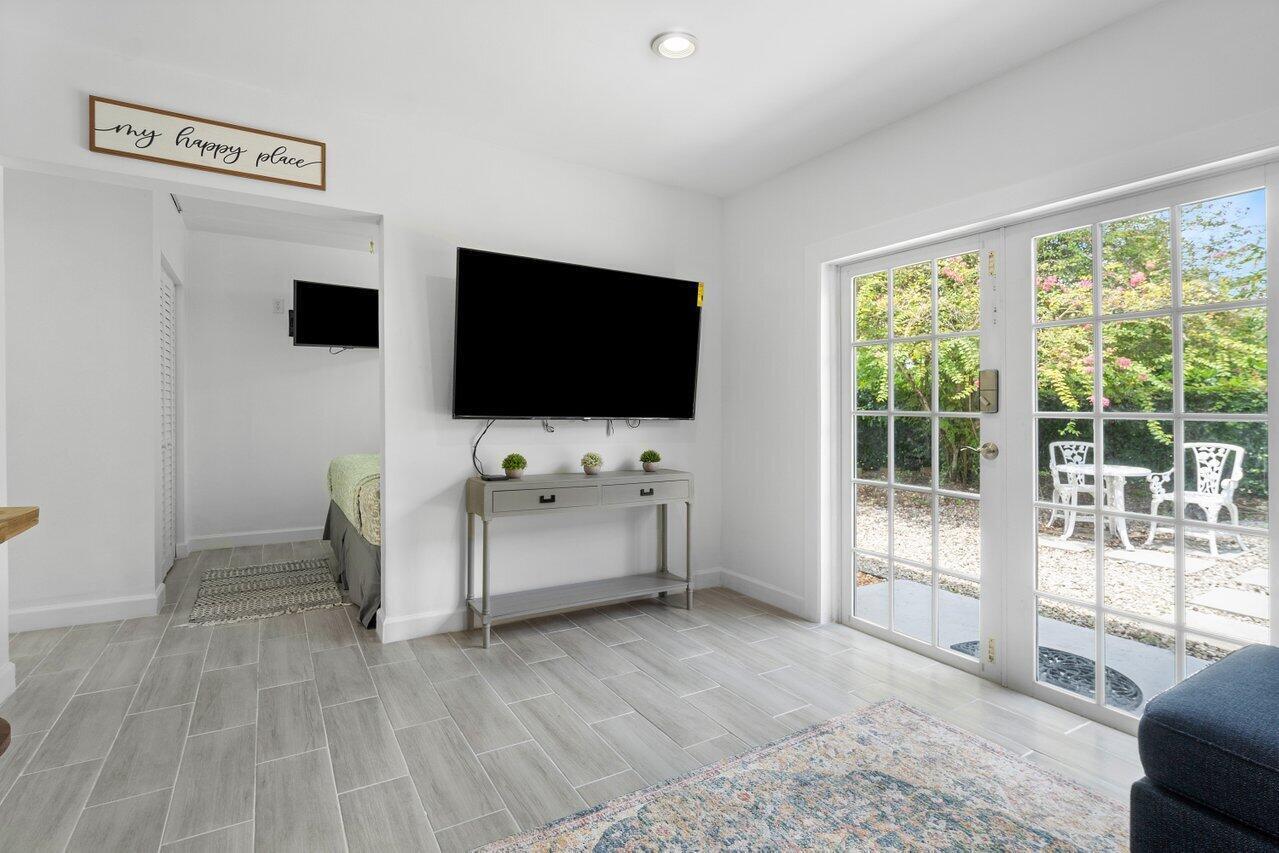 Properties 1190 Sachem Head Terrace 1 Bedroom Apartment