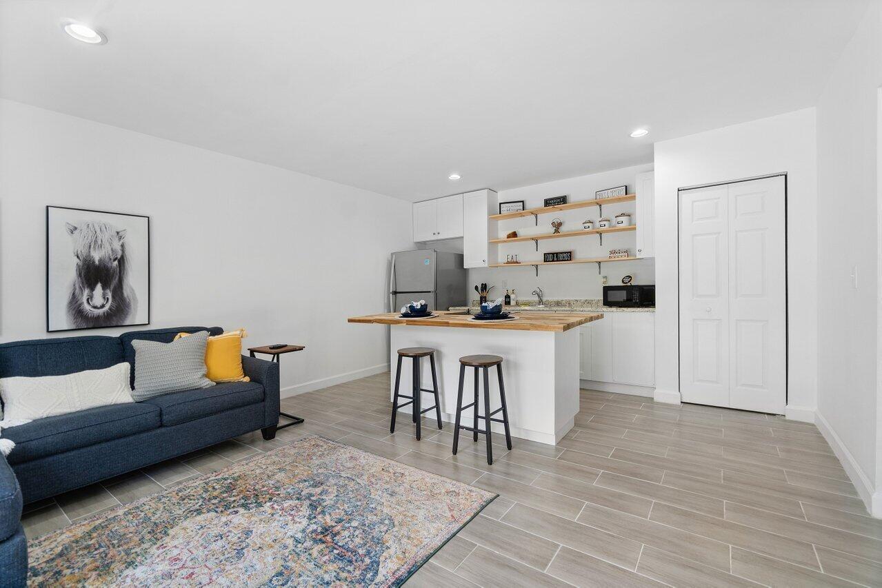 Properties 1190 Sachem Head Terrace 1 Bedroom Apartment