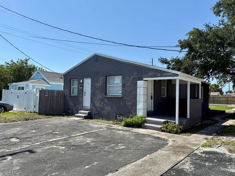 172 W 15th Street Riviera Beach FL 33404