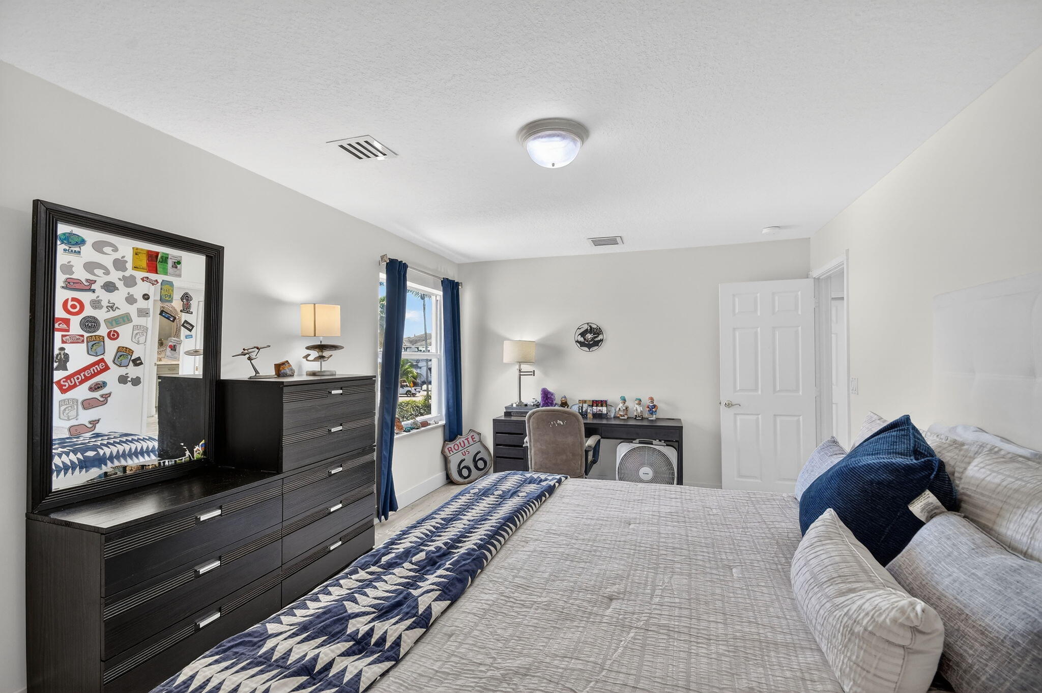 BAY COLONY ESTATES - Residential