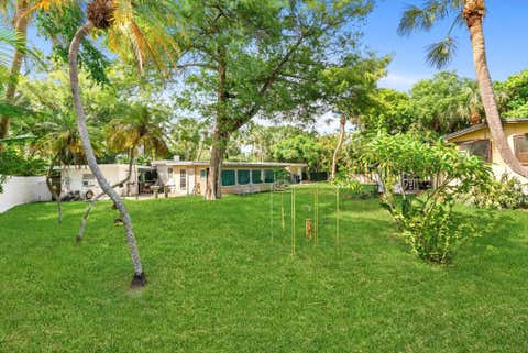 Tiny photo for 330 NW 32nd Court, Oakland Park, FL 33309 (MLS # B26050973)