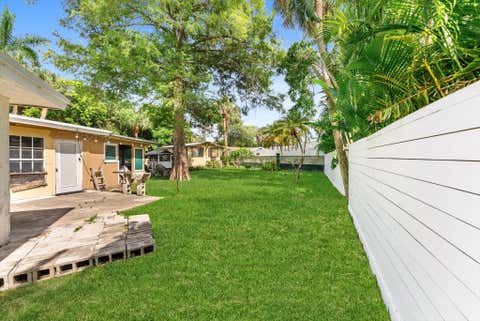 Tiny photo for 330 NW 32nd Court, Oakland Park, FL 33309 (MLS # B26050973)