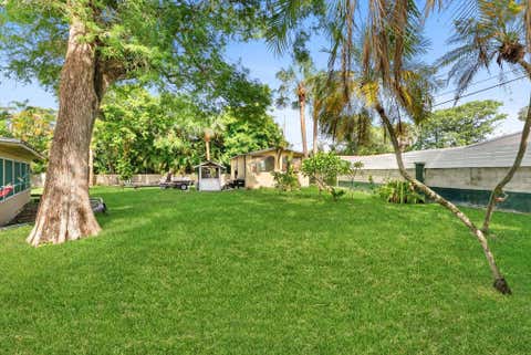 Tiny photo for 330 NW 32nd Court, Oakland Park, FL 33309 (MLS # B26050973)