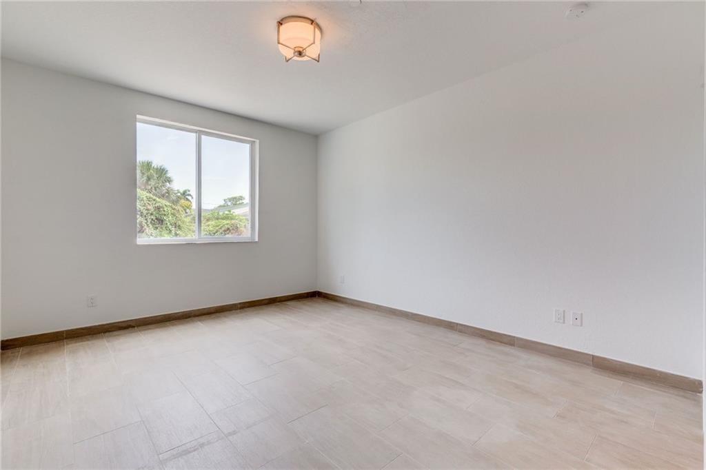 OAKLAND PARK 2ND ADD - Residential Lease