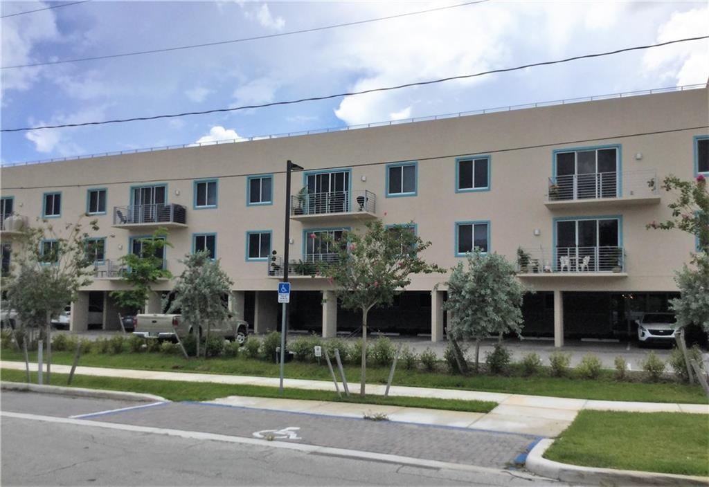OAKLAND PARK 2ND ADD - Residential Lease