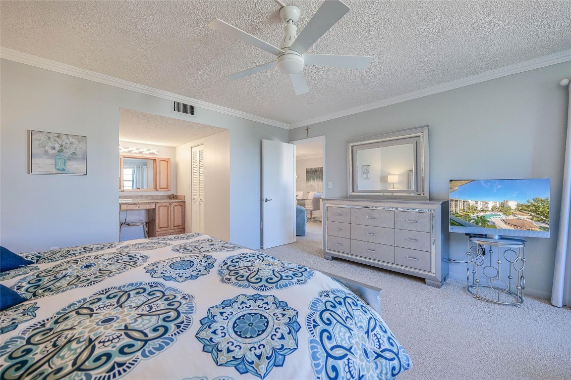 18TH HOLE AT INVERRARY - Residential