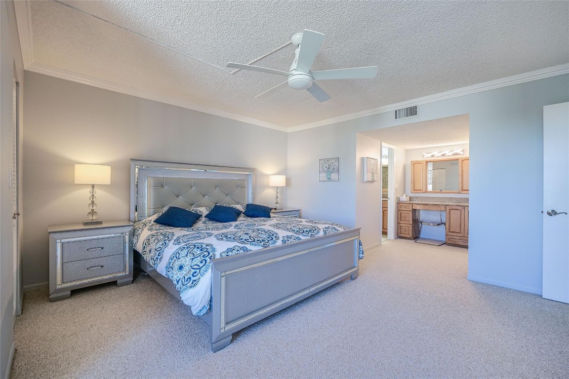 18TH HOLE AT INVERRARY - Residential