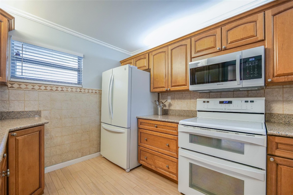 18TH HOLE AT INVERRARY - Residential