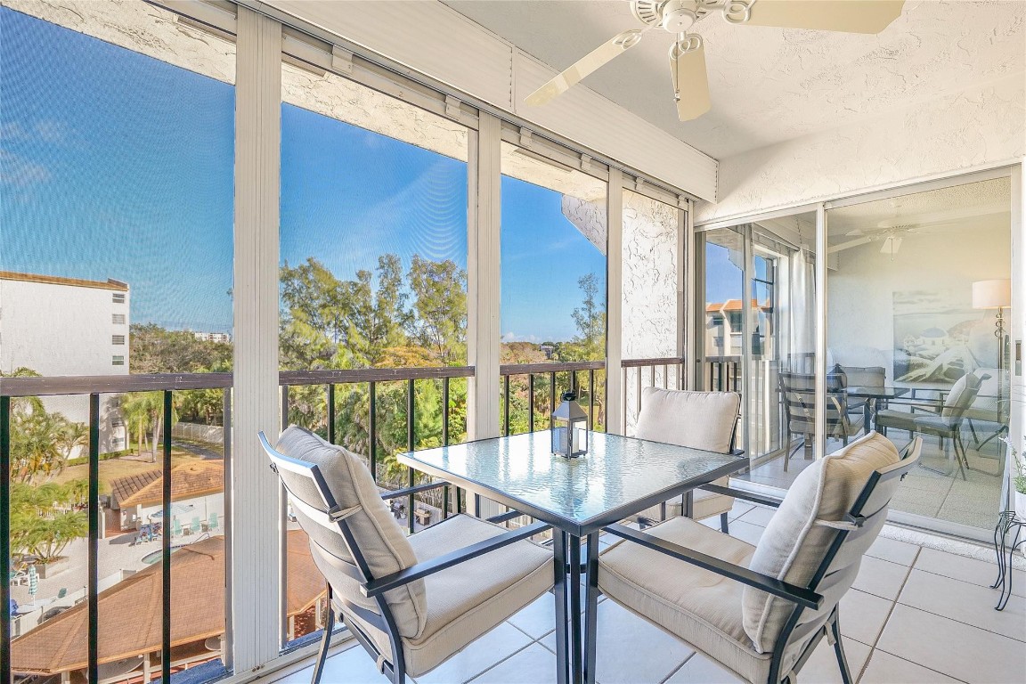 18TH HOLE AT INVERRARY - Residential