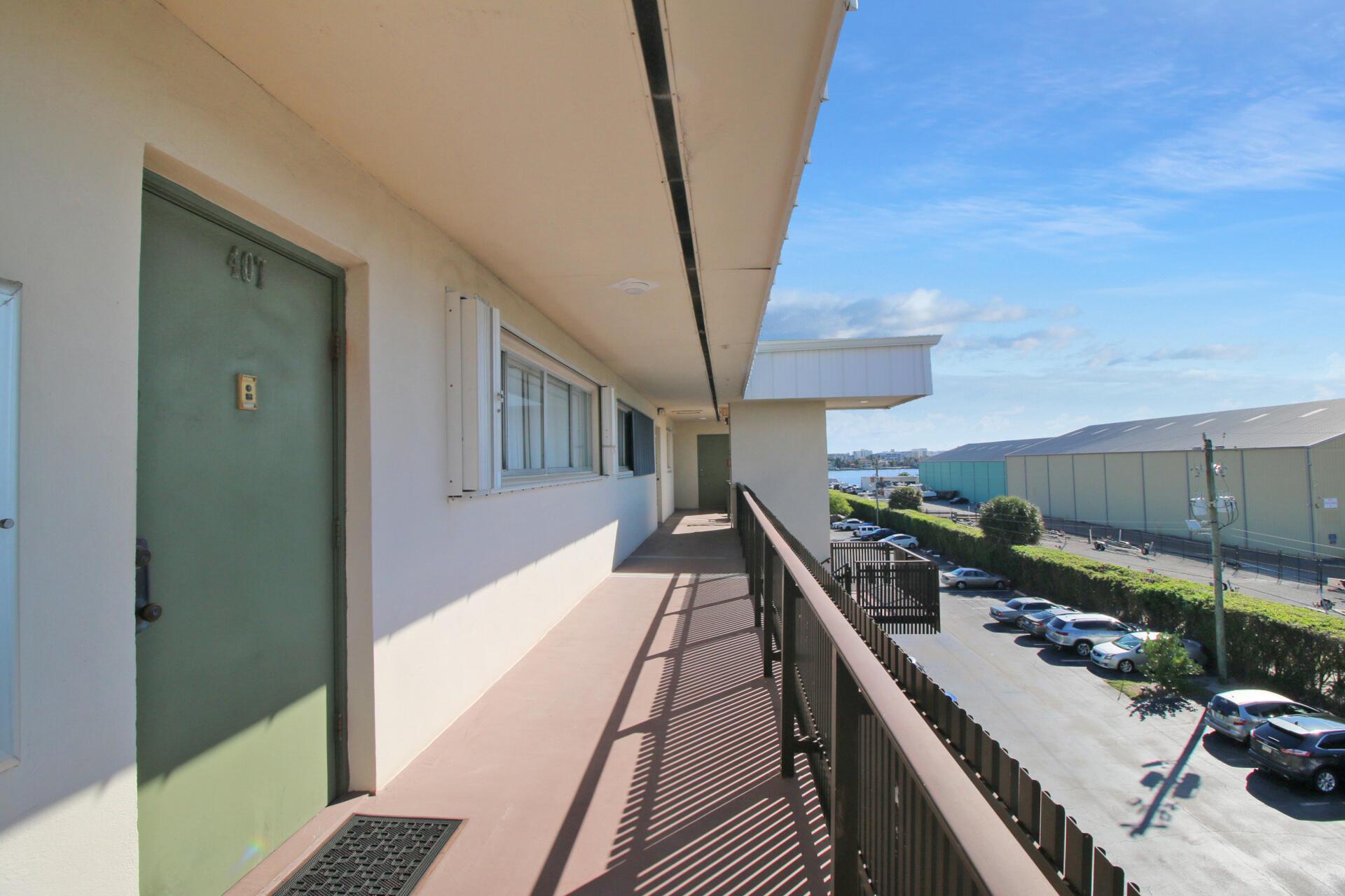 300 Waterway Drive S 407