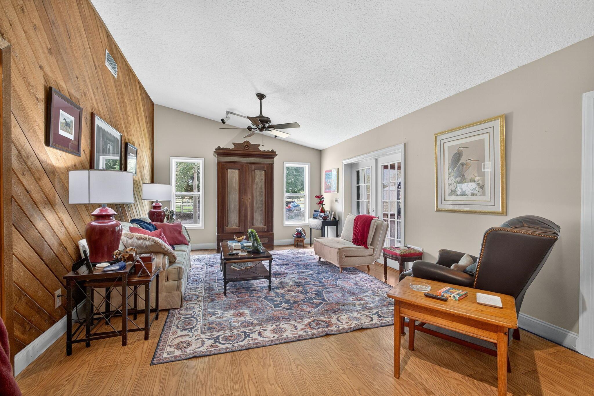 LOXAHATCHEE GROVES - Residential