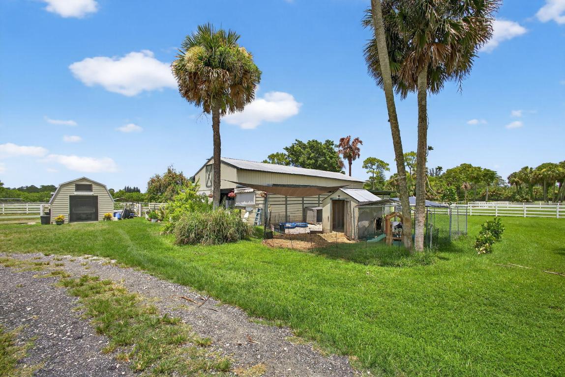 LOXAHATCHEE GROVES - Residential