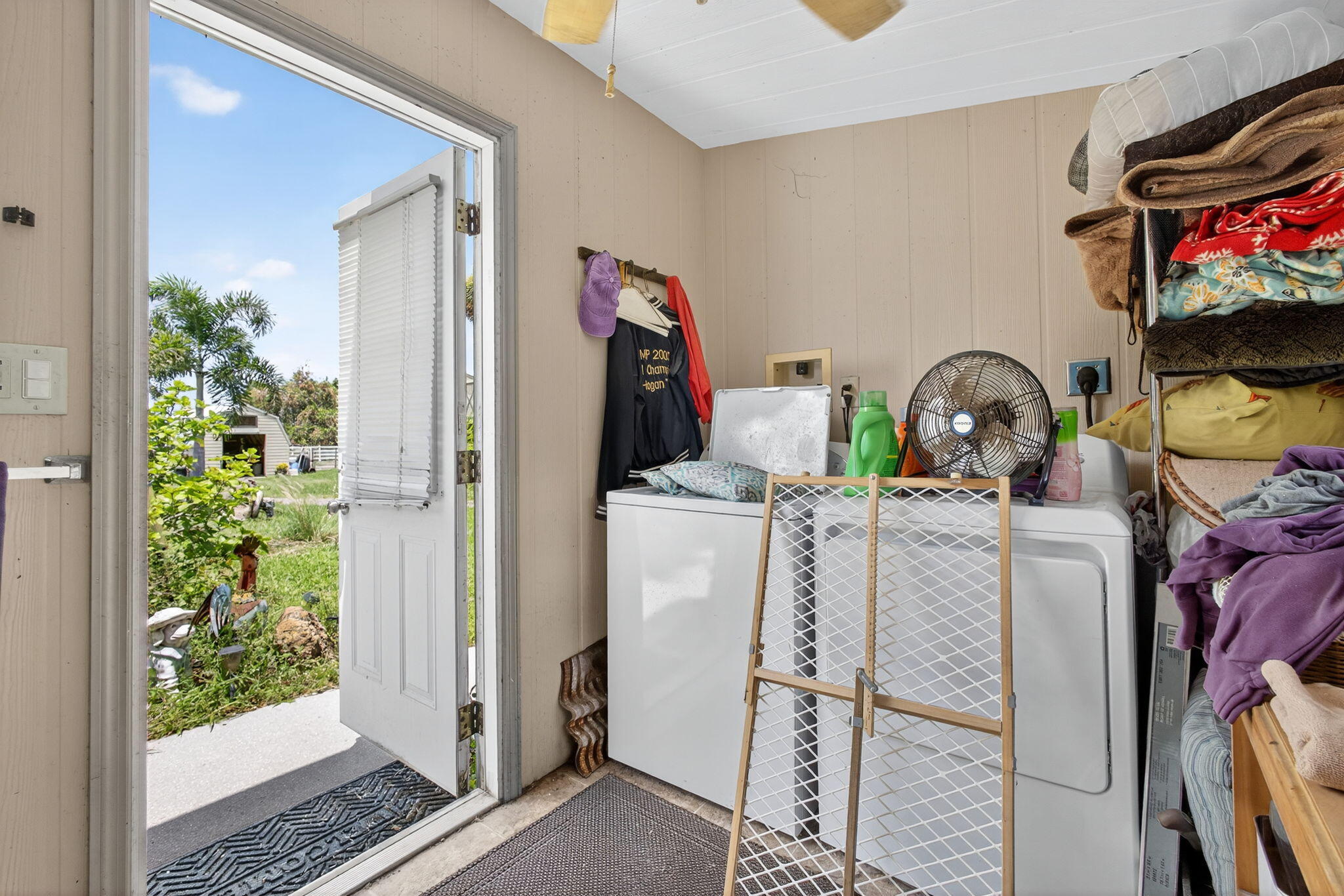 LOXAHATCHEE GROVES - Residential