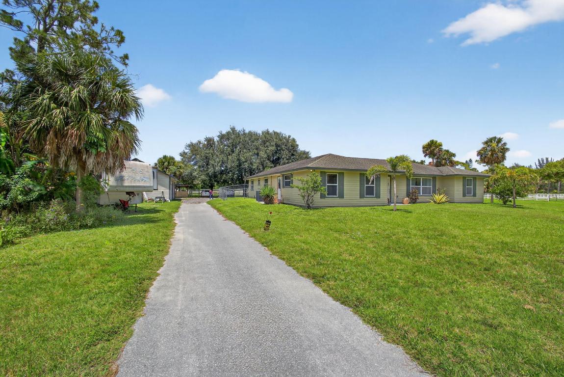 LOXAHATCHEE GROVES - Residential