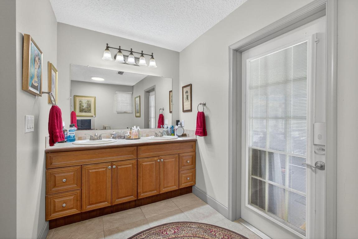 LOXAHATCHEE GROVES - Residential