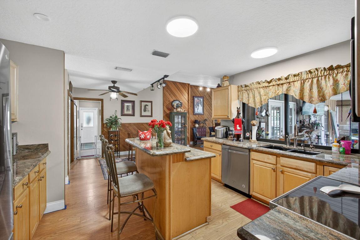 LOXAHATCHEE GROVES - Residential